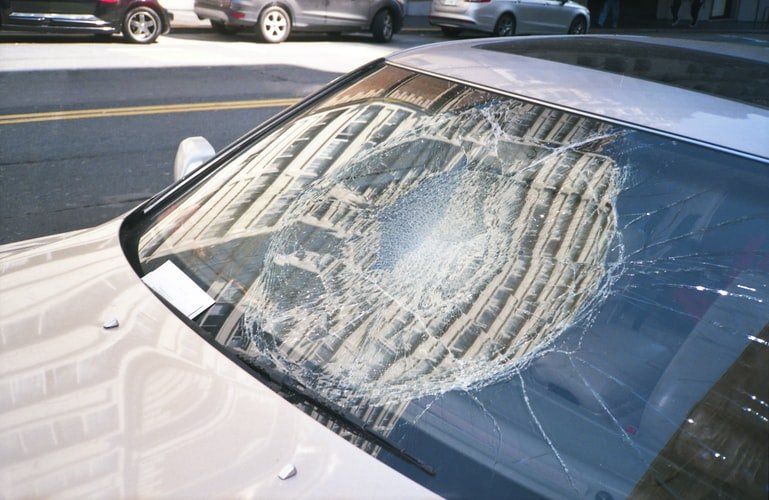 4 Tips For Keeping Your Windshield Scratch Free